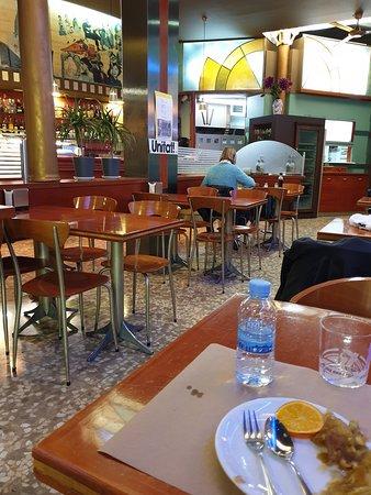 Cafe Dore
